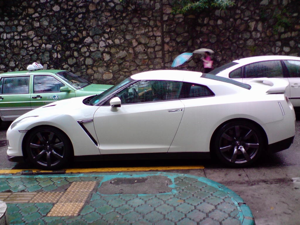 Nissan GTR